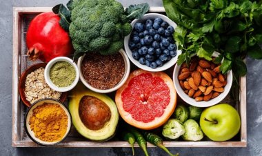 Top 10 superfoods that will balance your hormones