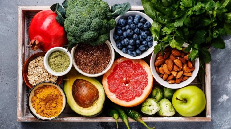 Top 10 superfoods that will balance your hormones
